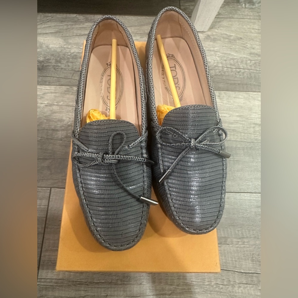 Preowned Tod’s Gommino Loafers Sizs 37